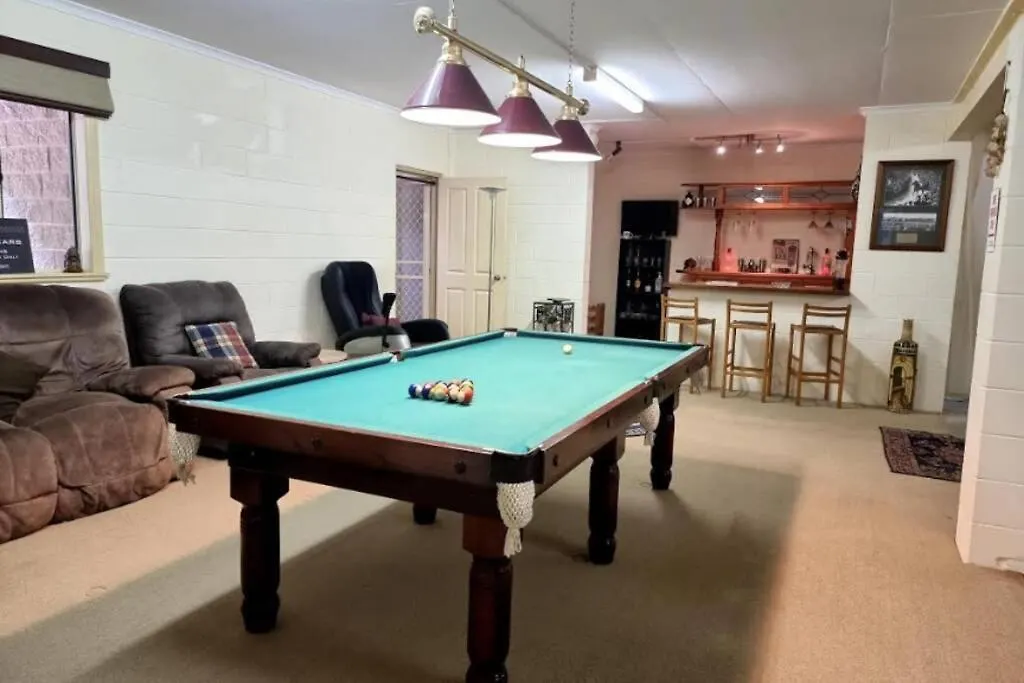 Deluxe Forest Escape - Arcade Games Room, Spa Jacuzzi, Sauna, Bar, Bonfire! Tewantin Australia